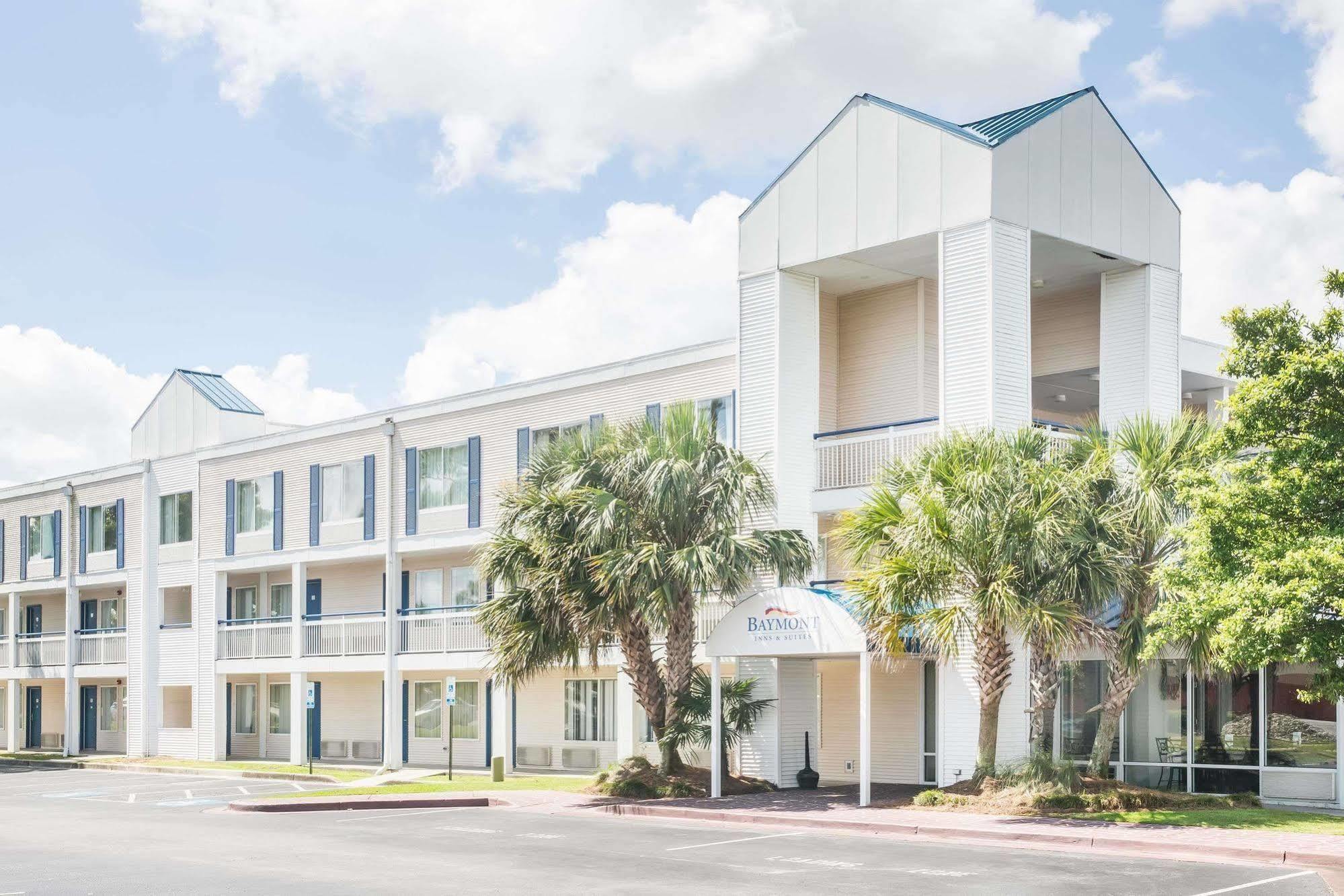 Hotel Baymont By Wyndham Wilmington Esterno foto