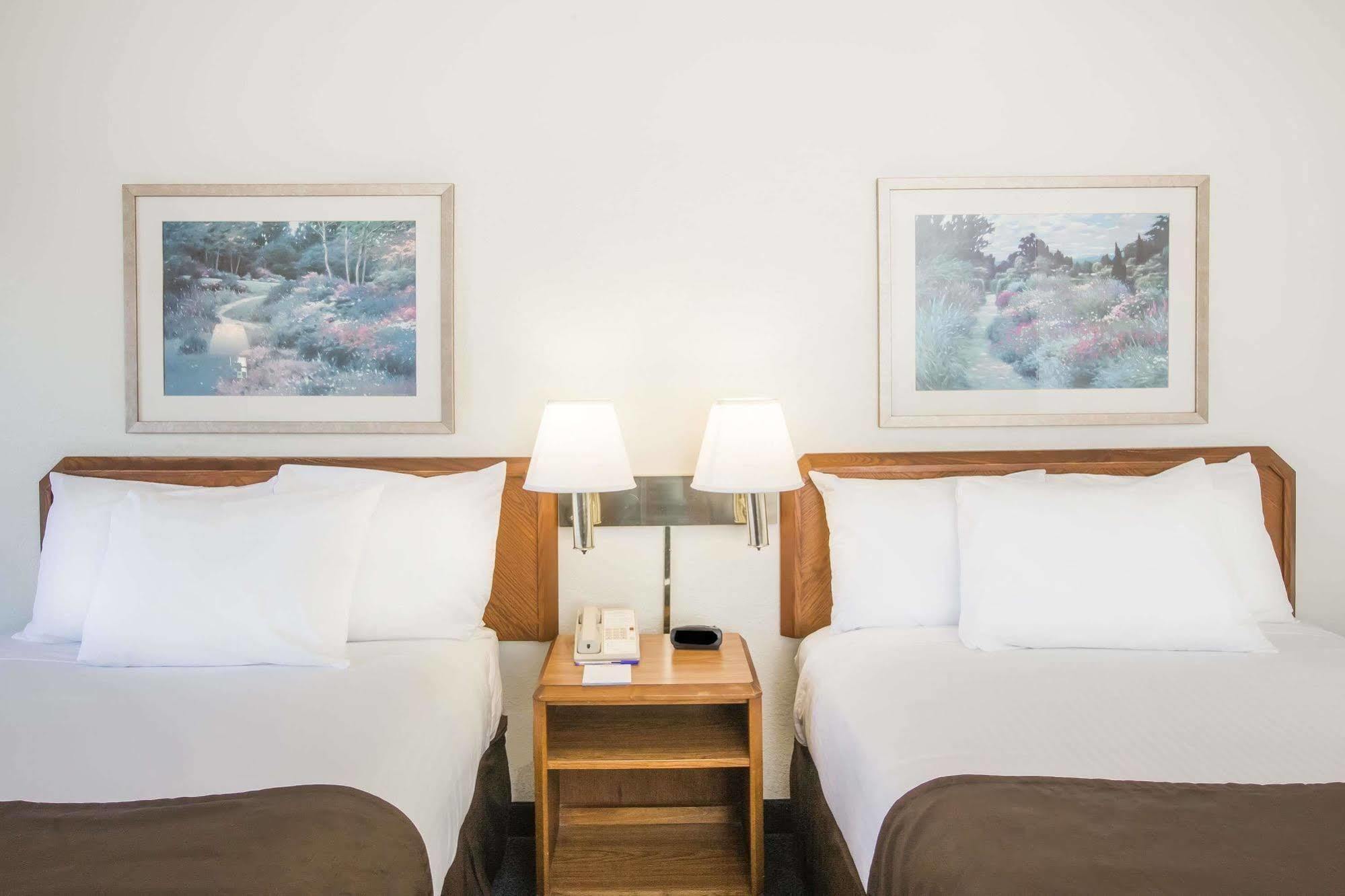 Hotel Baymont By Wyndham Wilmington Esterno foto