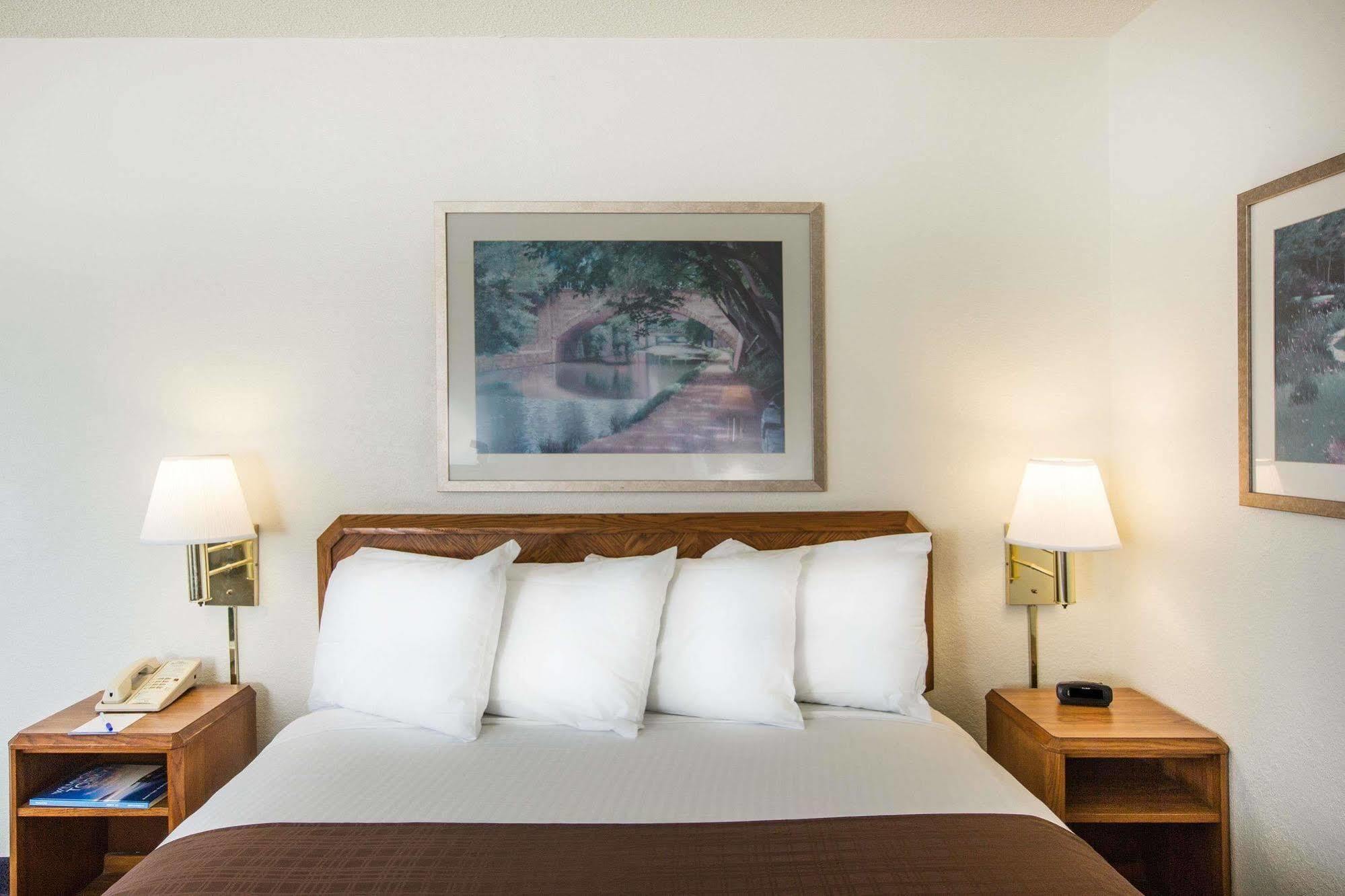 Hotel Baymont By Wyndham Wilmington Esterno foto