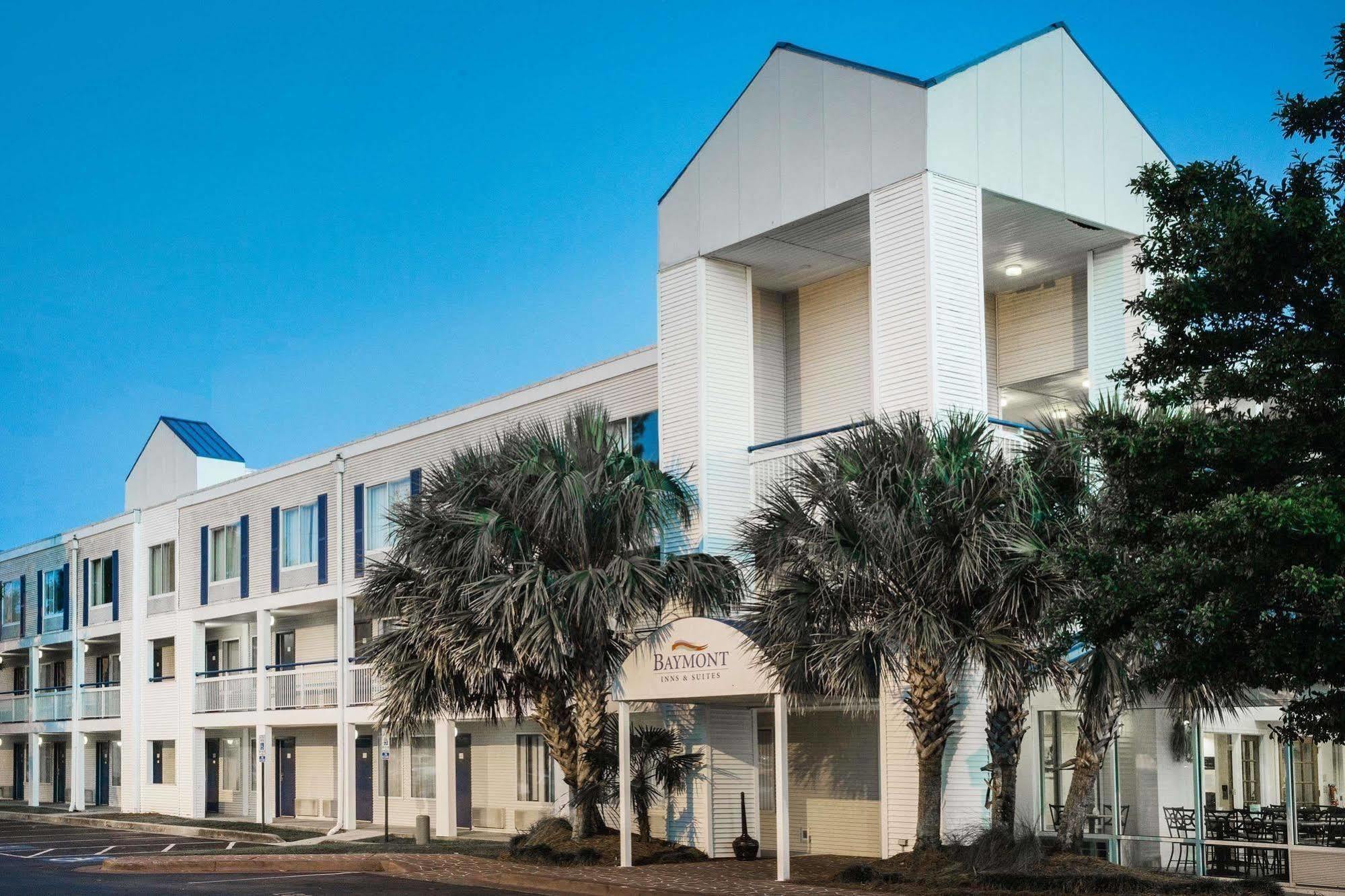 Hotel Baymont By Wyndham Wilmington Esterno foto