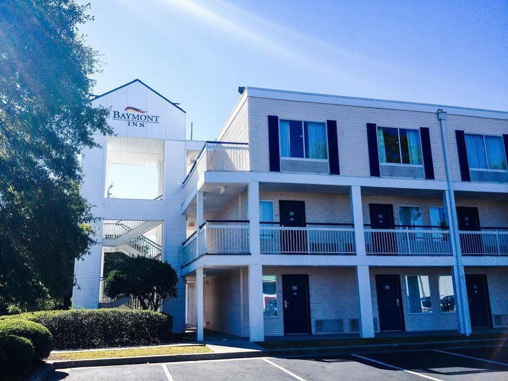 Hotel Baymont By Wyndham Wilmington Esterno foto