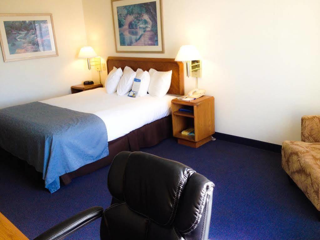 Hotel Baymont By Wyndham Wilmington Esterno foto
